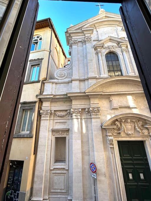 The Grand Tour Couette-café Rome